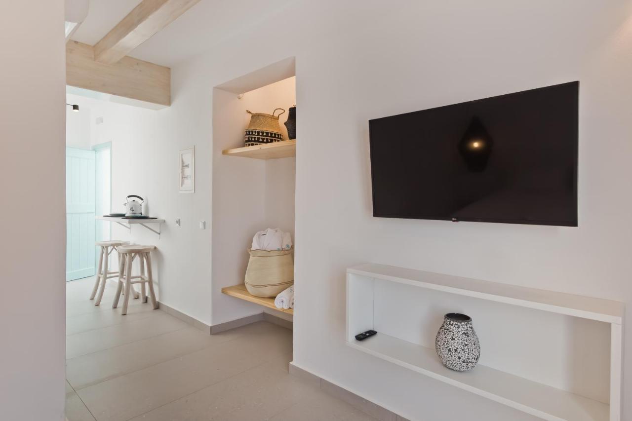 Enilion Luxury Suites Kyra Panagia Екстер'єр фото