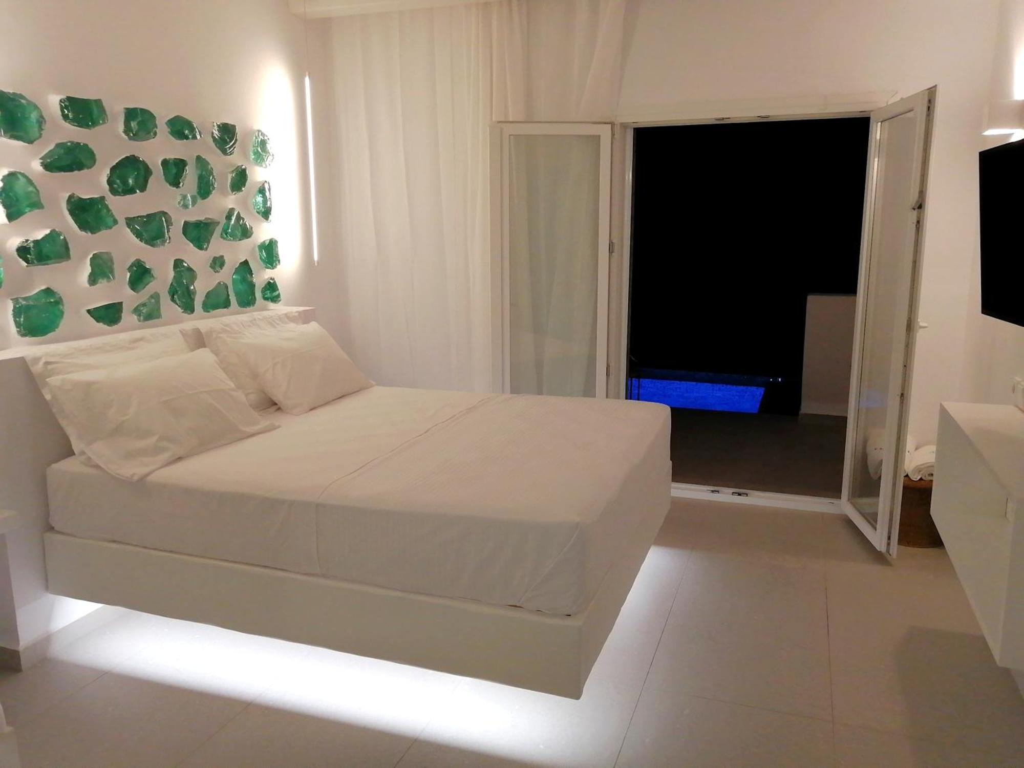 Enilion Luxury Suites Kyra Panagia Екстер'єр фото