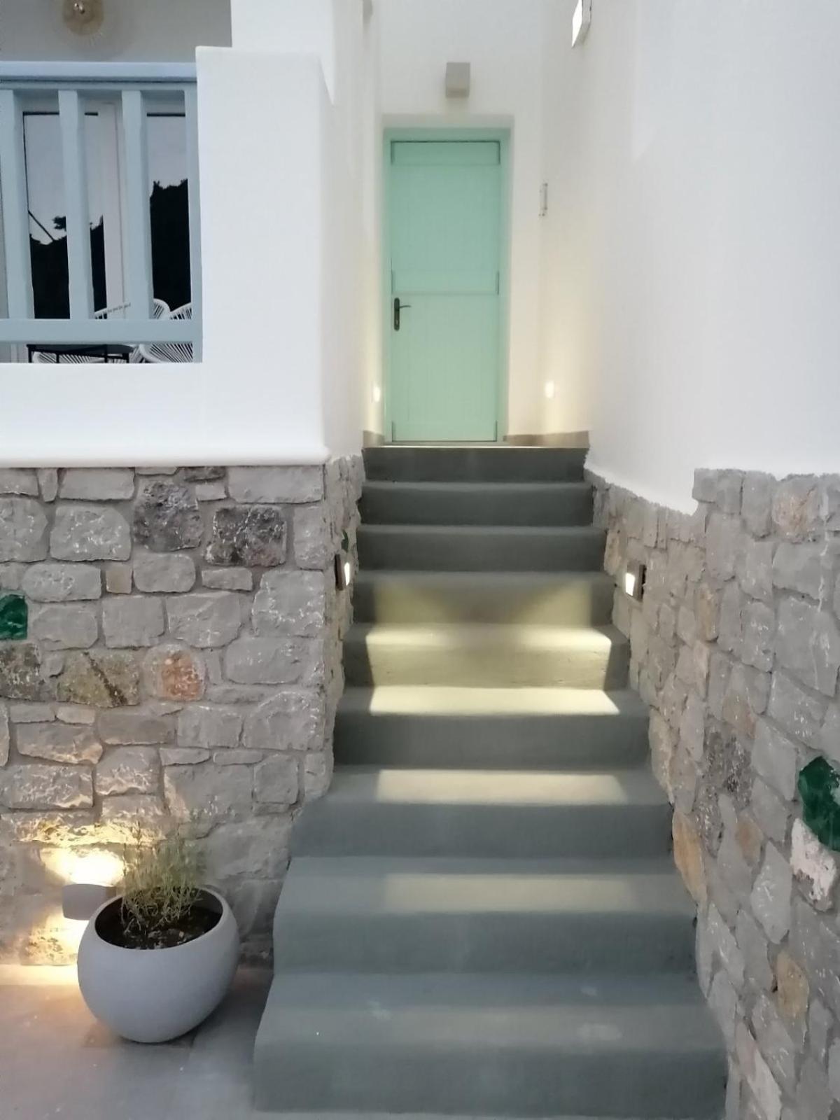 Enilion Luxury Suites Kyra Panagia Екстер'єр фото