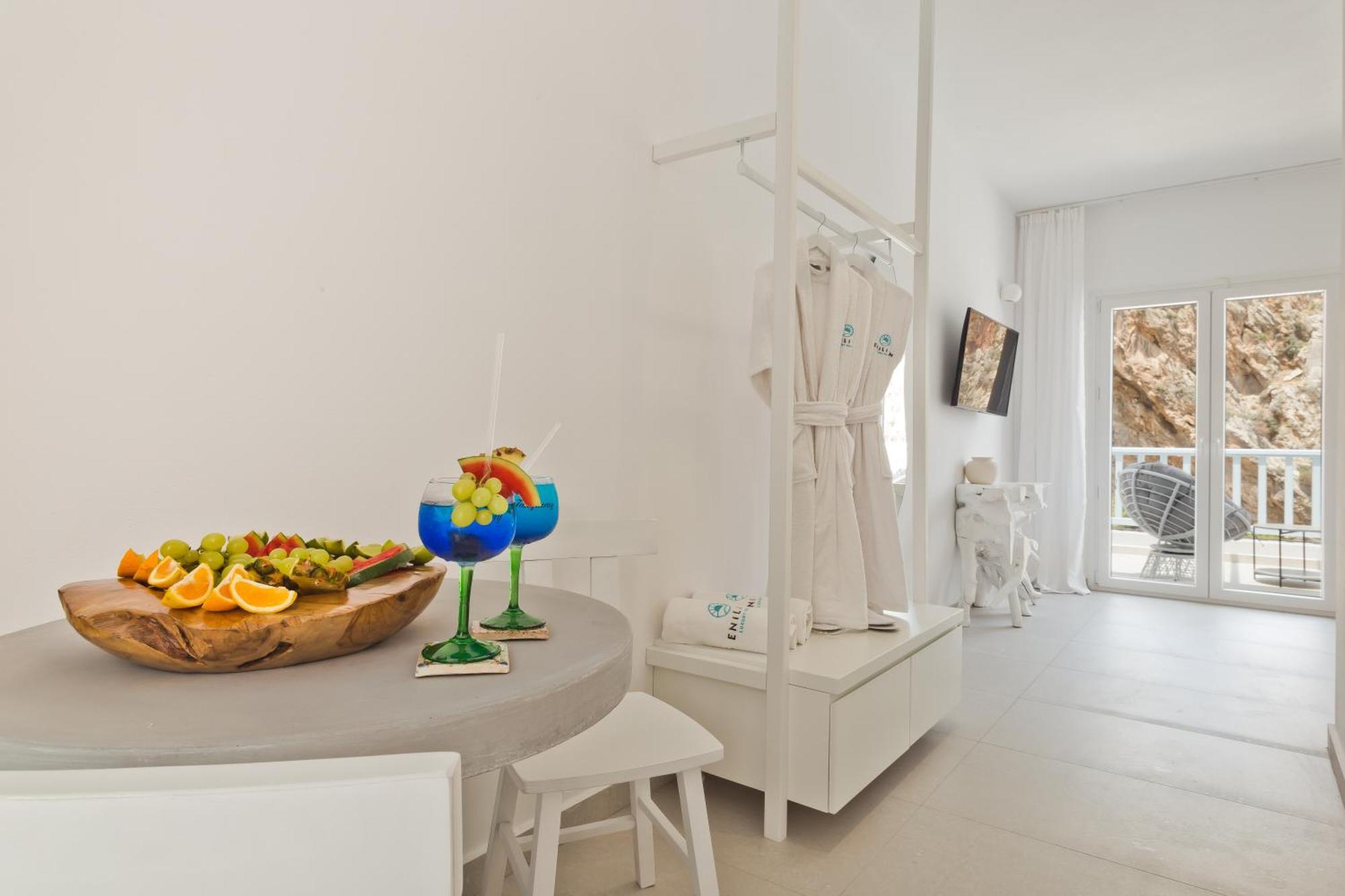 Enilion Luxury Suites Kyra Panagia Екстер'єр фото
