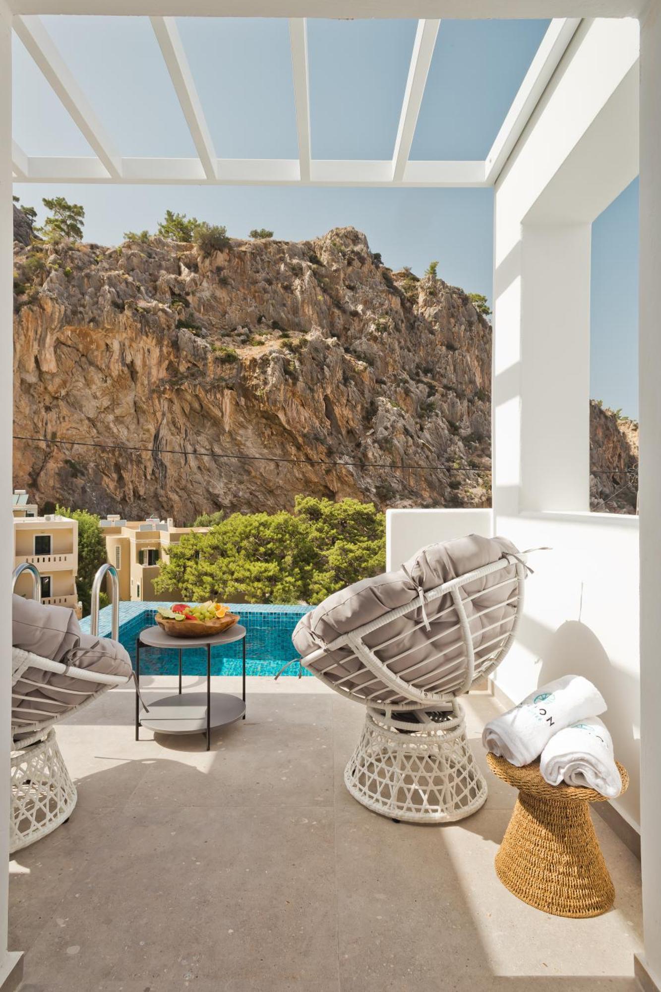 Enilion Luxury Suites Kyra Panagia Екстер'єр фото