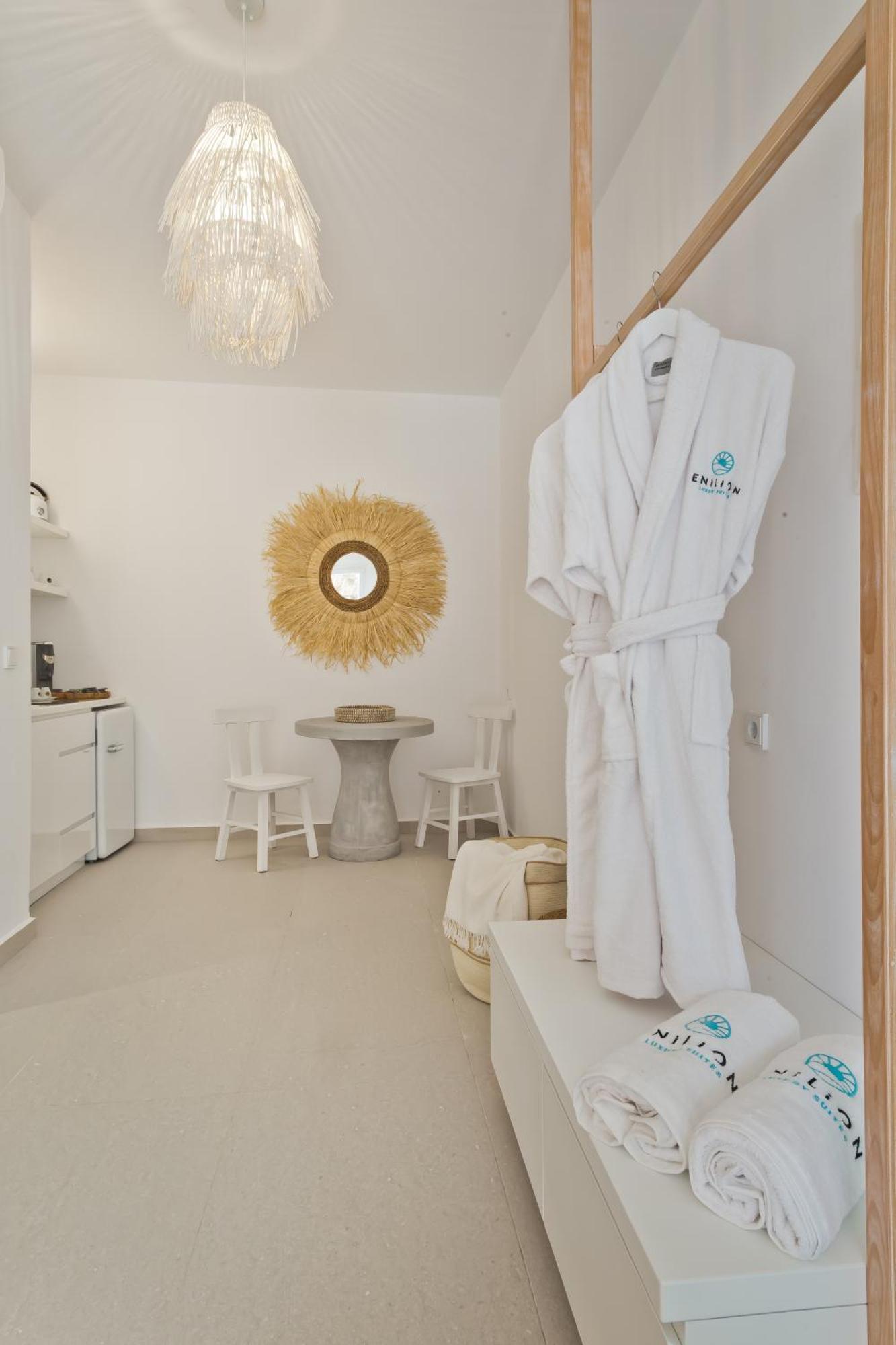 Enilion Luxury Suites Kyra Panagia Екстер'єр фото