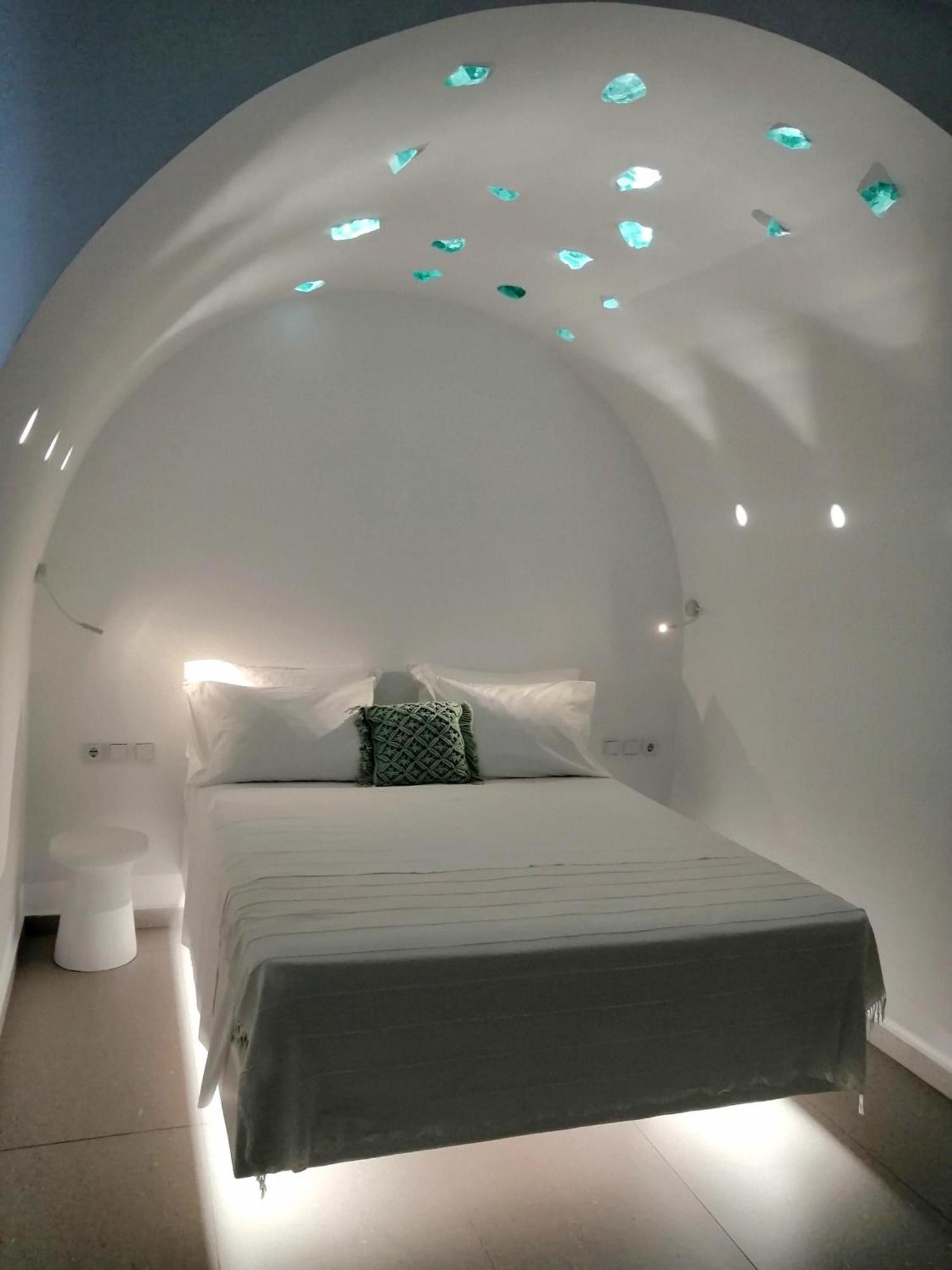 Enilion Luxury Suites Kyra Panagia Екстер'єр фото